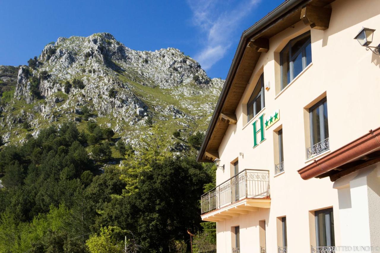Hotel - Ristorante Pintadera 마사 외부 사진